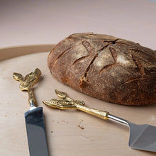 Load image into Gallery viewer, Patram Cake and Knife