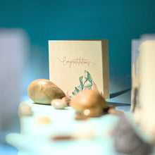 Load image into Gallery viewer, Samudra Hemp Paper Gift Cards | Set of 5 Cards and Envelopes