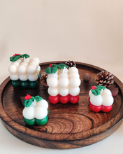 Load image into Gallery viewer, Christmas Small Bubble Candle l Dual Colour Soy Wax with Mistletoe Detailing l Winter Vanilla - Set of 2