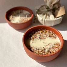 Load image into Gallery viewer, Pachva XL | 100% Soy Wax Candle | 5 and 7 wick | Oud and Amber