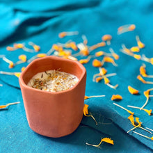 Load image into Gallery viewer, Pachva (पछवा) | 100% Soy Wax Candle | Hand poured | Oud and Amber