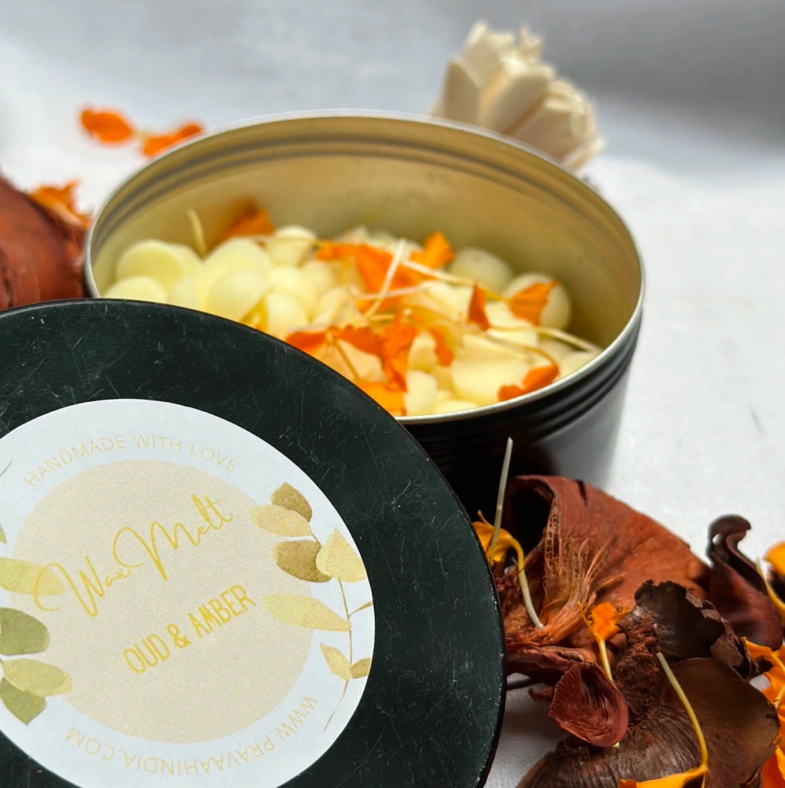 Oud Amber Wax Melt Beads  | Handmade in Pure Soy Wax