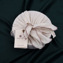 Load image into Gallery viewer, Rasal (रसाल) XL - 100% soy-wax candle | Zero Soot Candle | Mango Coconut
