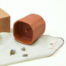 Load image into Gallery viewer, Gilli Mitti Candle | Smells Like Rain | Soy wax

