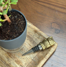 Load image into Gallery viewer, Ullook Wine Stopper -
