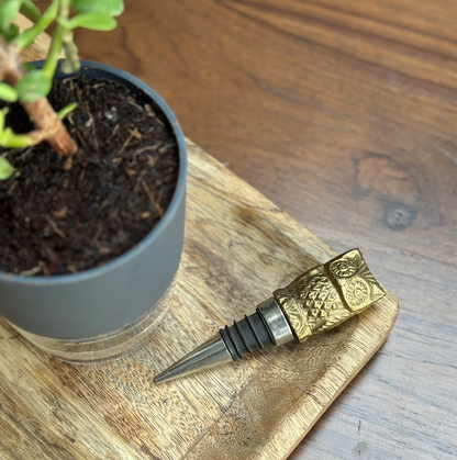 Ullook (Owl) Wine Stopper
