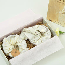 Load image into Gallery viewer, Fresh Oasis Candle Set | Multi-wick candle Set | Sustainable gifting

