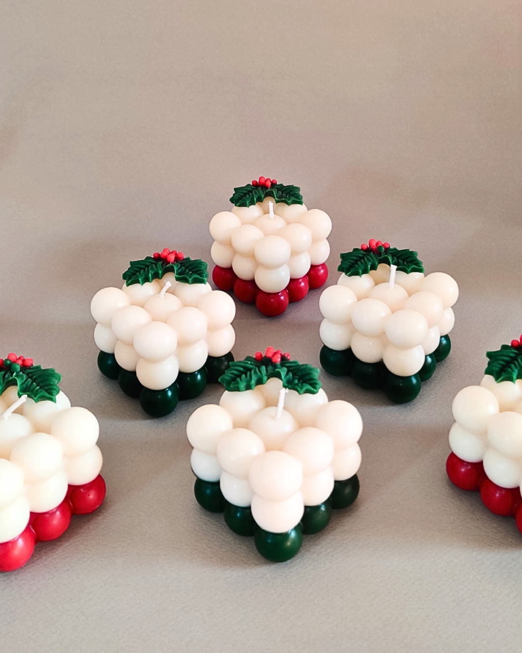 Christmas Small Bubble Candle l Dual Colour Soy Wax with Mistletoe Detailing l Winter Vanilla - Set of 2