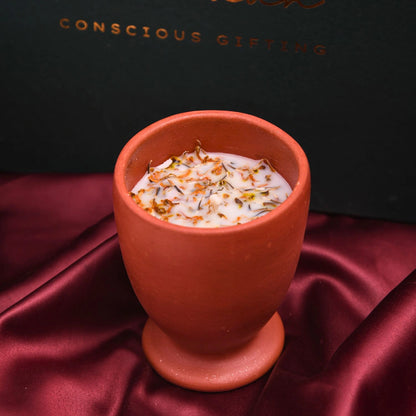 Pachva (पछवा) | 100% Soy Wax Candle | Hand poured | Oud and Amber