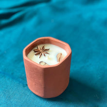 Load image into Gallery viewer, Bayaar | 100% Soy Wax Candle | Hand poured | Cinnamon Vanilla

