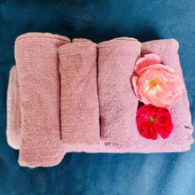 Load image into Gallery viewer, Prabhaat - Hemp Towels
